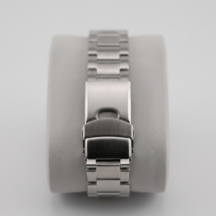 Corgeut Falmouth GMT 41mm watch detail