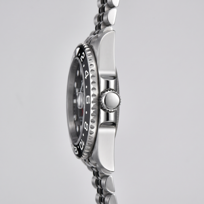 Corgeut Carrick GMT 40mm watch detail