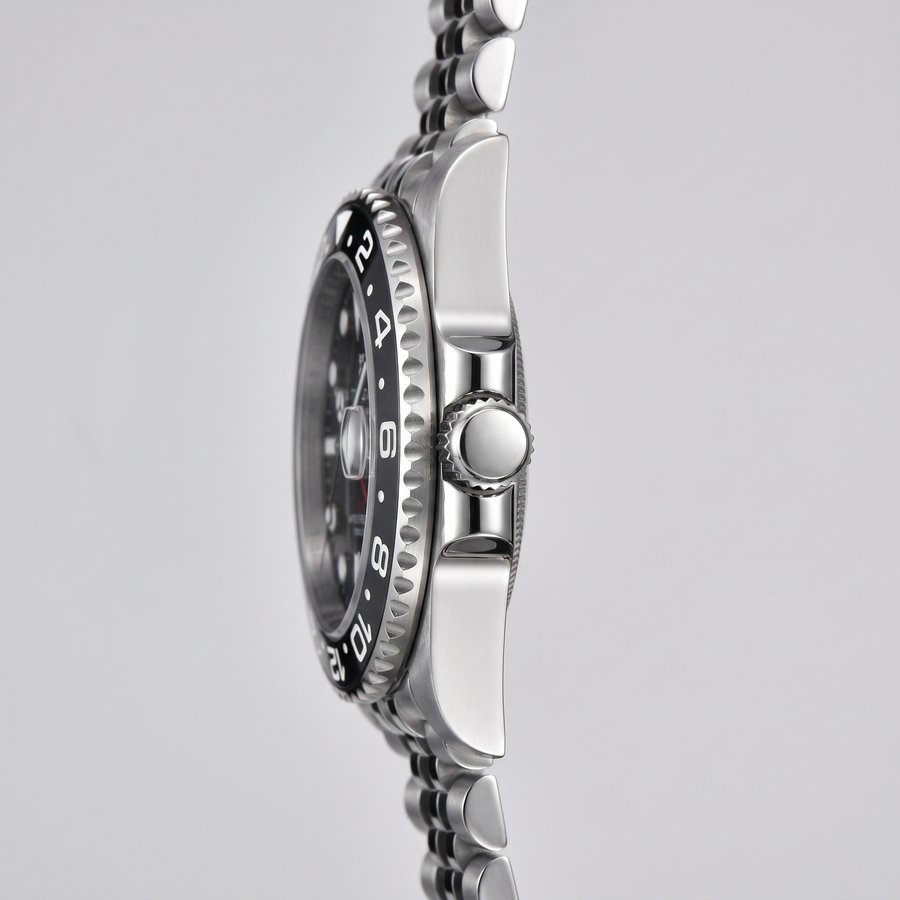 Corgeut Carrick GMT 40mm watch detail
