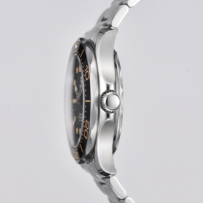 Corgeut Penrose Diver 41mm watch detail
