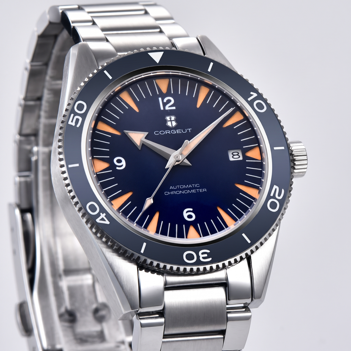 Corgeut Tavistock Diver 41mm watch detail
