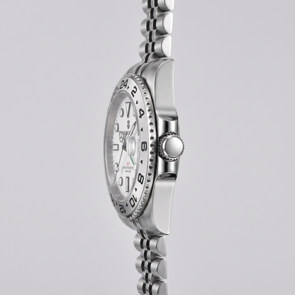 Corgeut Winslow GMT 40mm watch detail