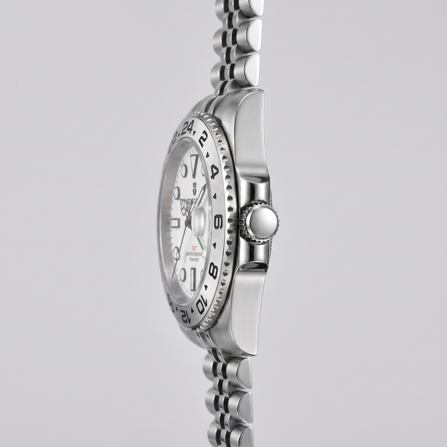 Corgeut Winslow GMT 40mm watch detail